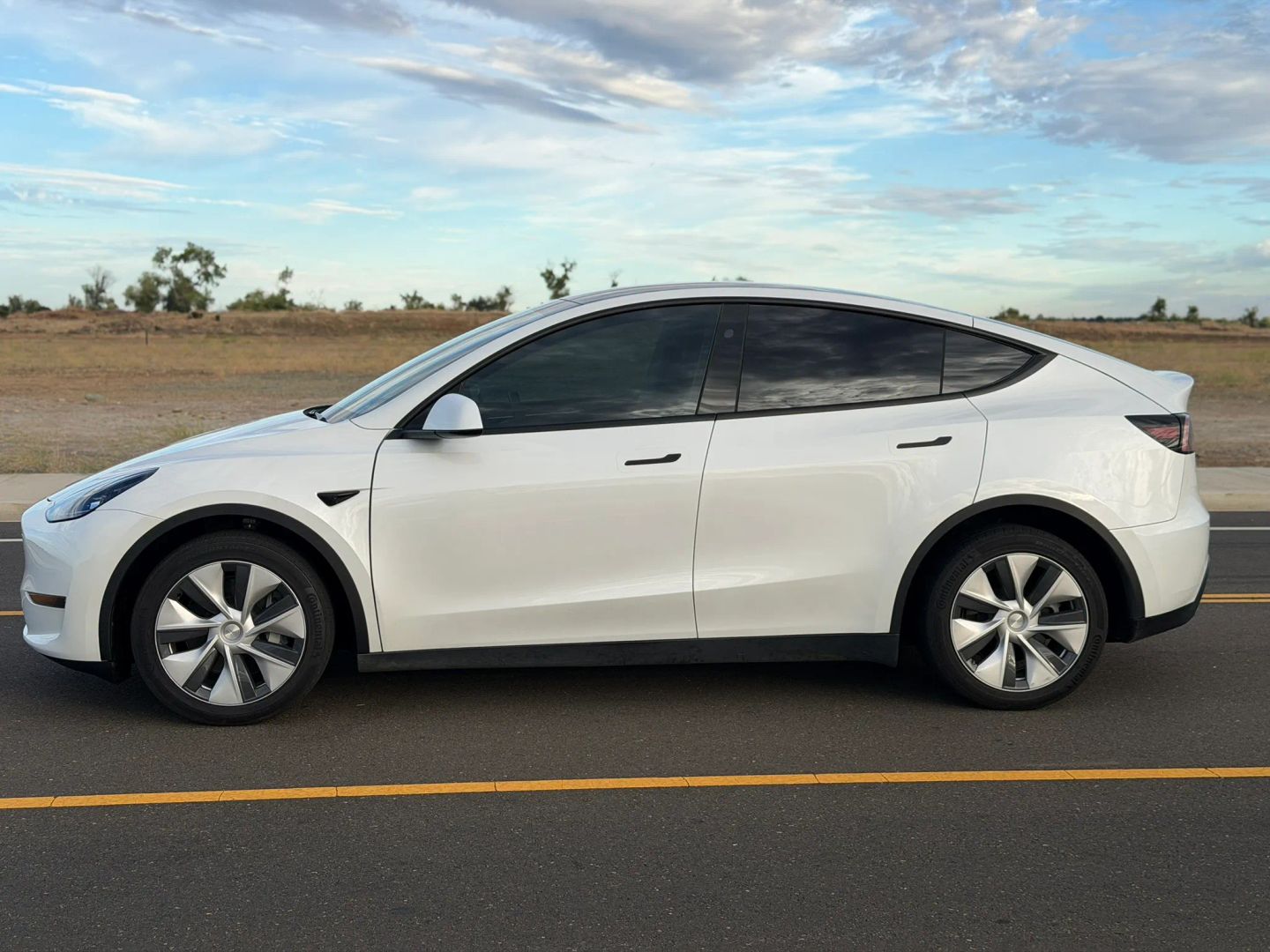 tesla model y 2025 7SAYGDEE0SF267799 image tesla model y 2025 7SAYGDEE0SF267799 image